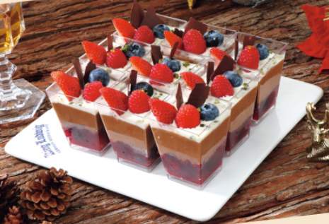 Chocolate Mousse with Fresh Berries (10 small cups)朱古力慕絲配新鮮莓子(10杯)