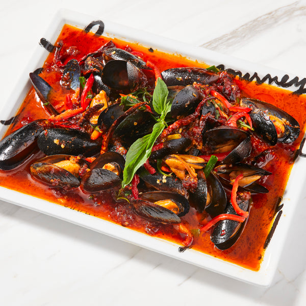 010E 泰式辣椒膏炒青口 SPICY BLUE MUSSELS IN CHILLI PASTE AND THAI HERBS 2人份量
