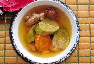 4碗 青紅蘿蔔章魚湯 - Double Boiled Green Radish And Carrot Octopus